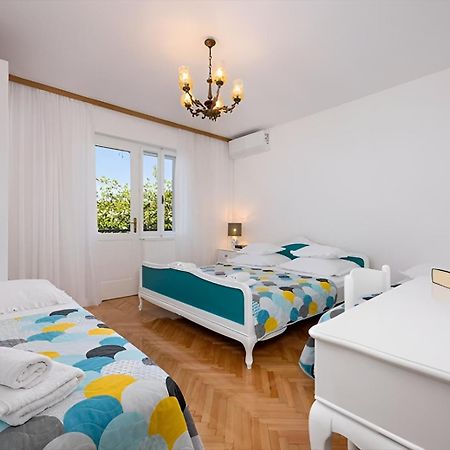 Apartments Irena Tučepi エクステリア 写真