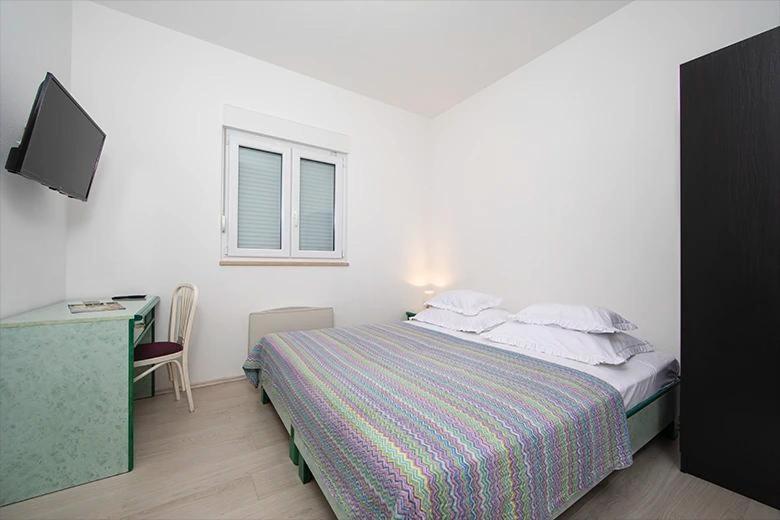 Apartments Irena Tučepi エクステリア 写真
