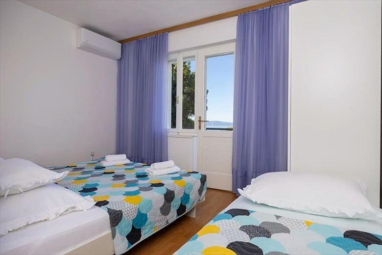 Apartments Irena Tučepi エクステリア 写真